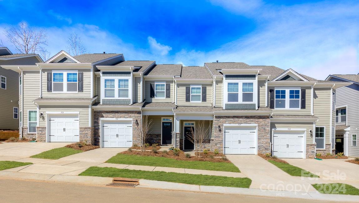 Creekview Rd, Hendersonville, NC 28792