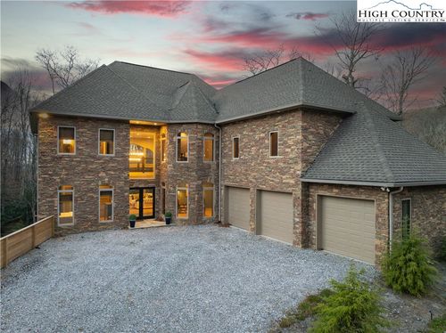 216 Greenbriar Rd, Beech Mountain, NC, 28604-8079 | Card Image