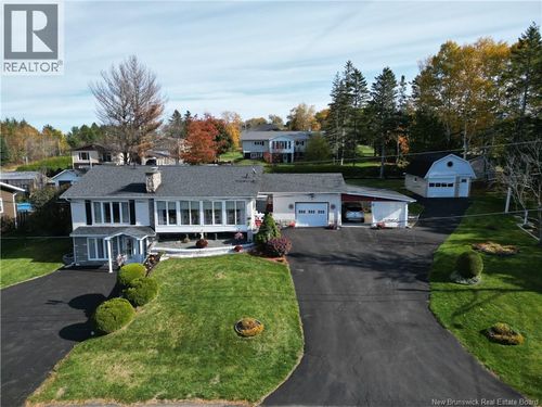 198 Rue Bellevue, Grand-Sault/Grand Falls, NB, E3Y1C2 | Card Image