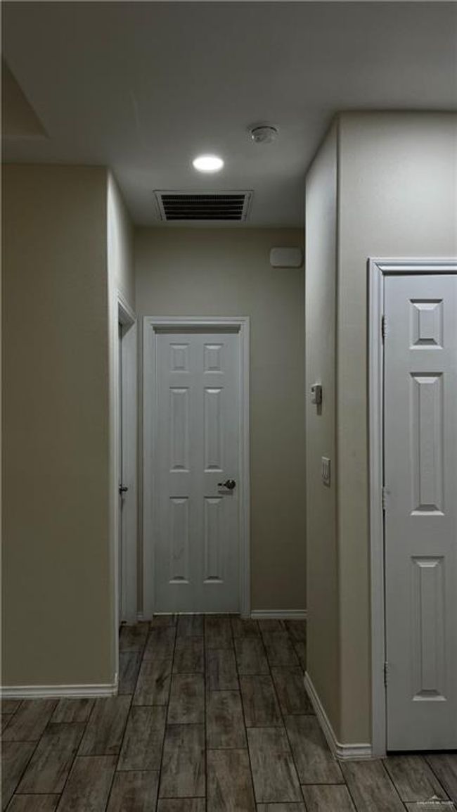 APT-4 - 4902 N Hiawatha Dr, Condo with 3 bedrooms, 2 bathrooms and 2 parking in Pharr TX | Image 5