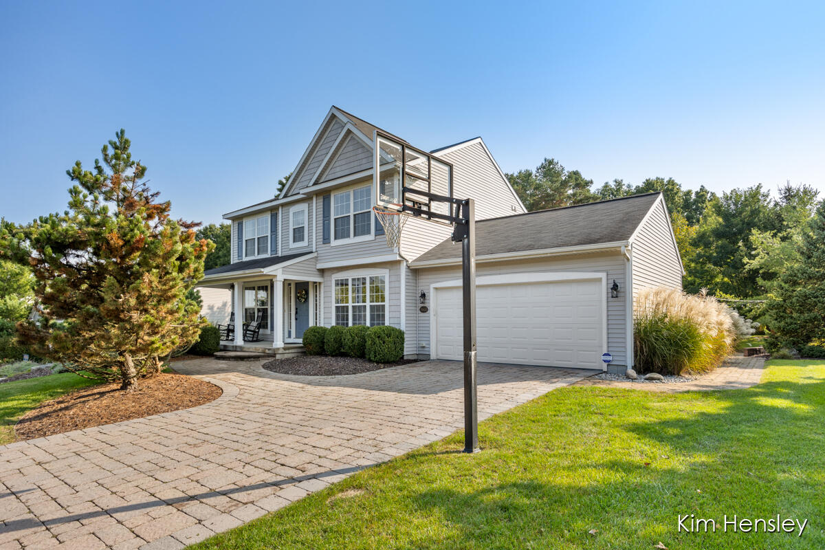 Sunset Ridge Dr, Rockford, MI 49341