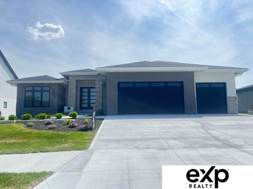 19009 Hackberry Dr, Gretna, NE, 68028-5029 | Card Image