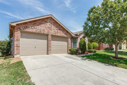 921 Swift Drive, Aubrey, TX, 76227 | Card Image