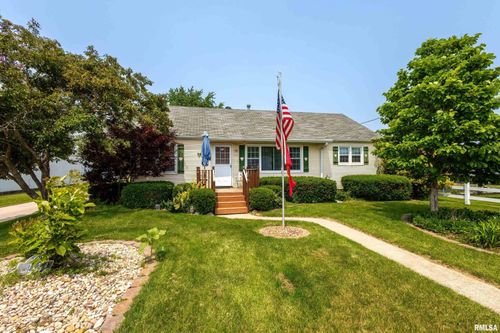 117 E 9th Ave, Colona, IL, 61241-9615 | Card Image