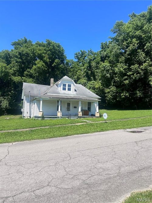 311 E Davidson Ave, Chaffee, MO, 63740-1023 | Card Image