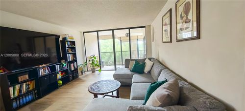 520b-2802 N 46 Ave, Hollywood, FL, 33021 | Card Image