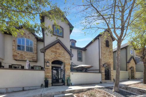 949 Academy Ave, New Braunfels, TX, 78130-5454 | Card Image