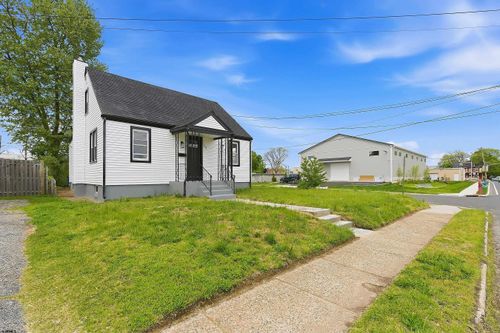 33 Morris Ave, BURLINGTON, NJ, 08016-2638 | Card Image