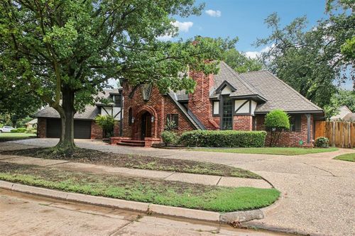 2821 Castlewood Drive, Norman, OK, 73072 | Card Image