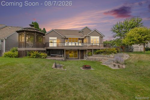 10654 W Braemar, Holly, MI, 48442-8584 | Card Image