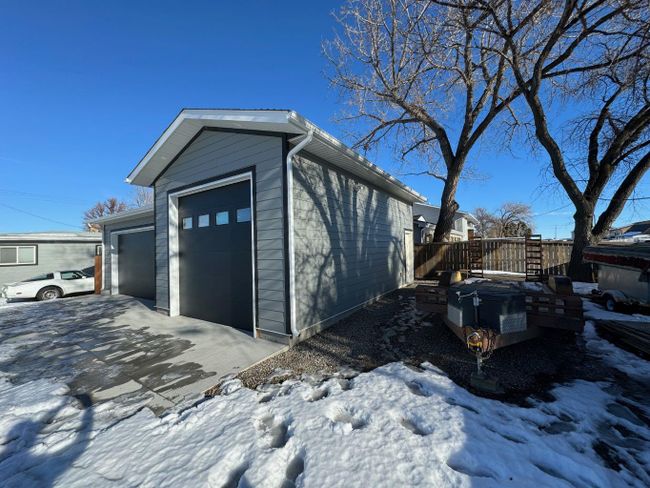1203 42 Avenue N, Home with 3 bedrooms, 1 bathrooms and 6 parking in Lethbridge AB | Image 7