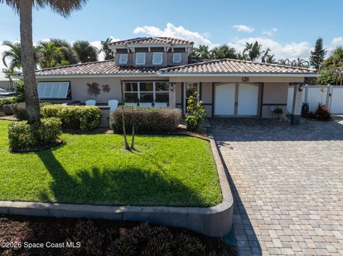 121 Desoto Pkwy, Satellite Beach, FL, 32937-3328 | Card Image