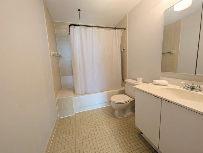 1240 - 1240 Harmon Cove Tower, House other with 0 bedrooms, 1 bathrooms and null parking in Secaucus NJ | Image 6