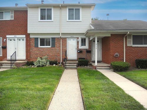 8172 Farnum Ave, Warren, MI, 48093-2884 | Card Image