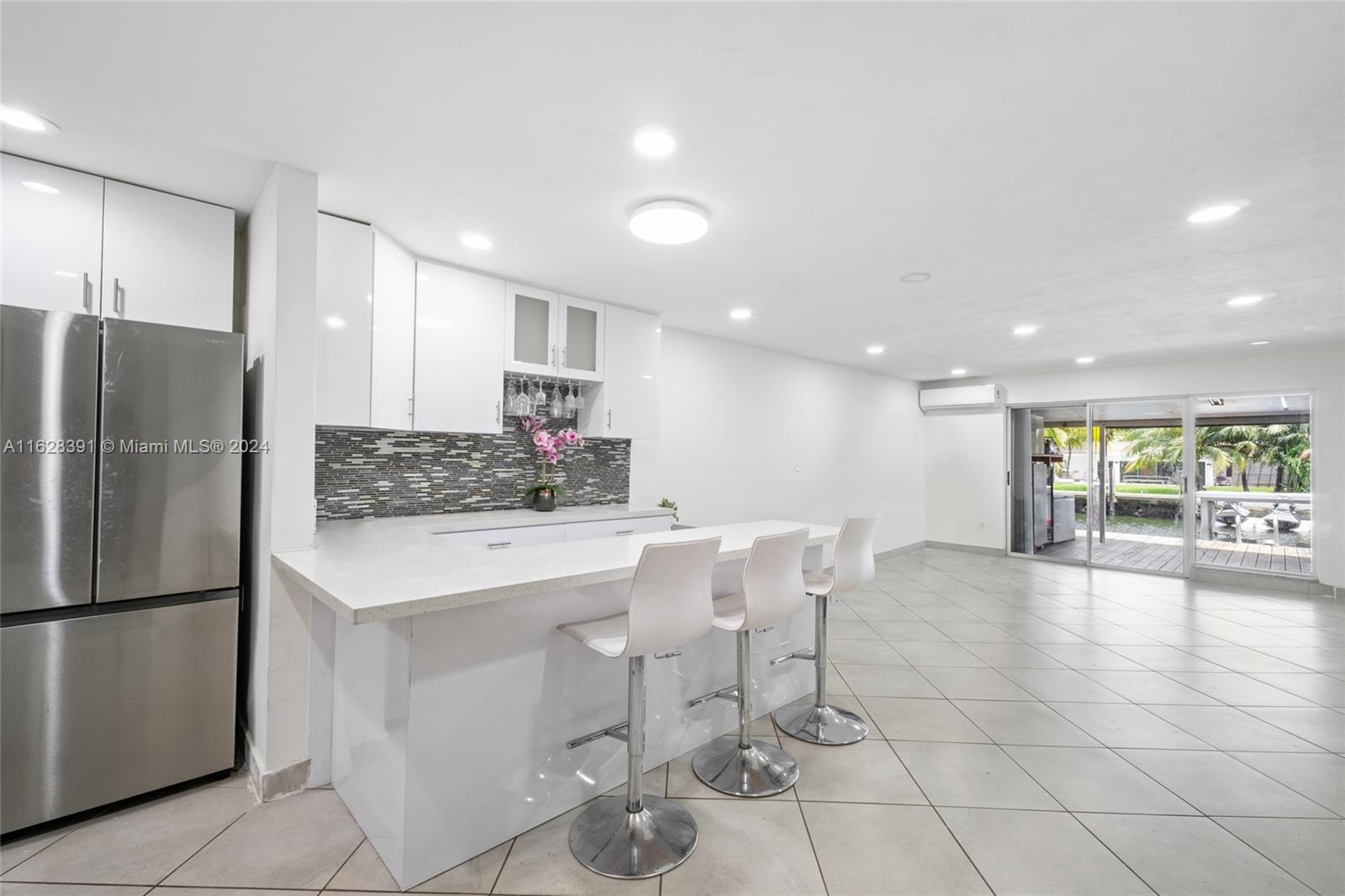 123rd St, North Miami, FL 33181