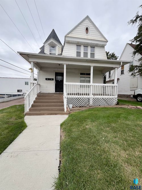 415 W 11th St Street, Sioux Falls, SD, 57104 | Card Image