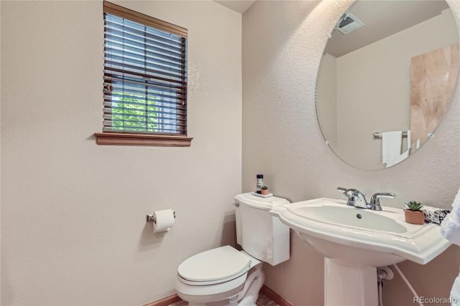 Powder Bath on main level | Image 16
