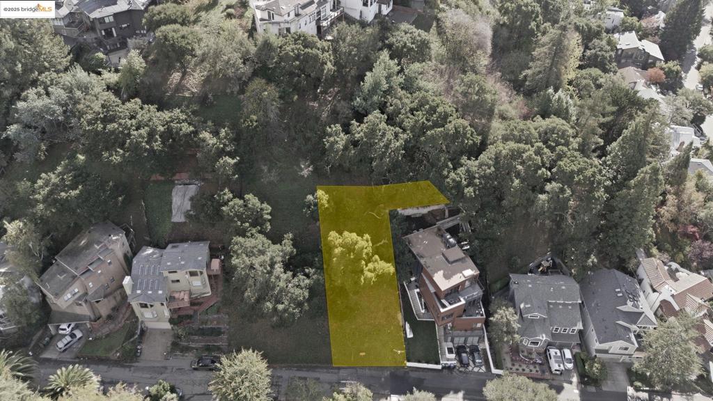 Land in Oakland 4