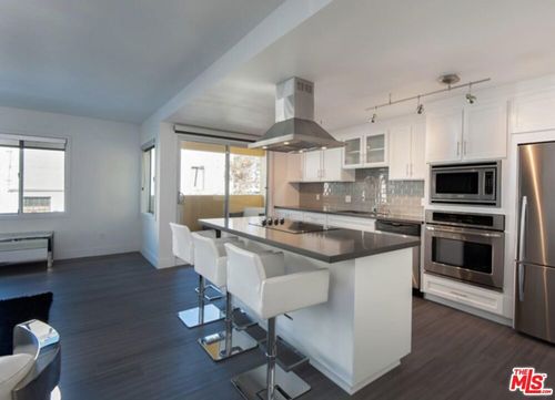 apt-104-131 S Maple Dr, Beverly Hills, CA, 90212-3372 | Card Image