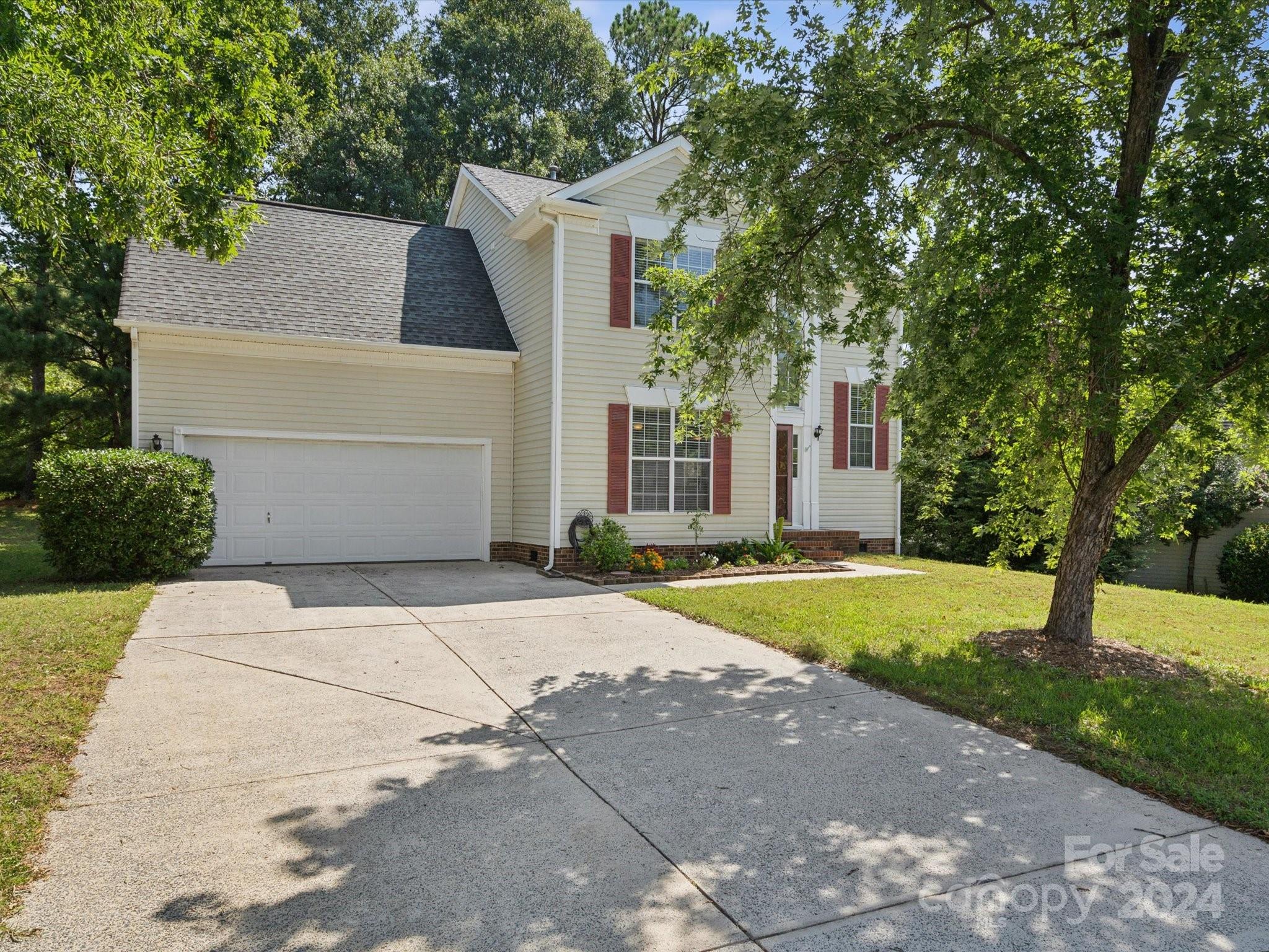 Pomerol Ln, Pineville, NC 28134