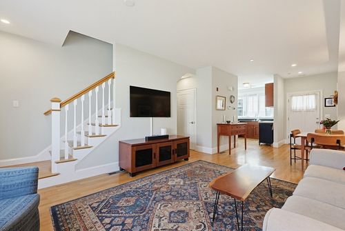 10-93 E Central St, Natick, MA, 01760-3667 | Card Image