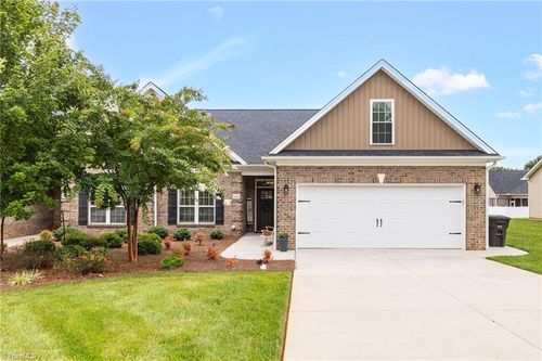204 Birchwood Dr, Reidsville, NC, 27320-6752 | Card Image
