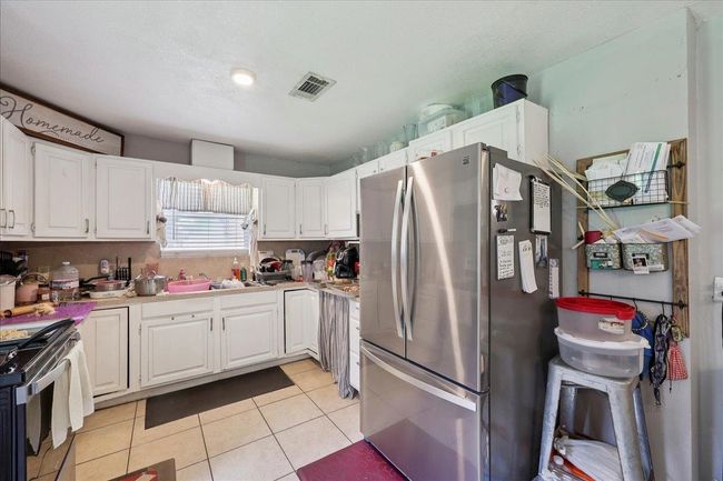 731 Meneley Rd, House other with 4 bedrooms, 2 bathrooms and null parking in Winnie TX | Image 8