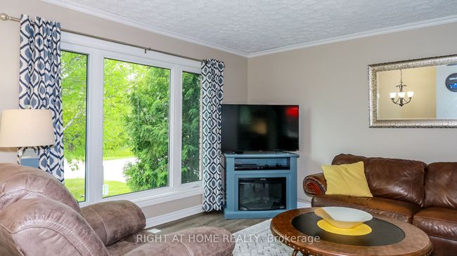 6 Edgewood Cres, House other with 3 bedrooms, 2 bathrooms and 5 parking in New Lowell ON | Image 10