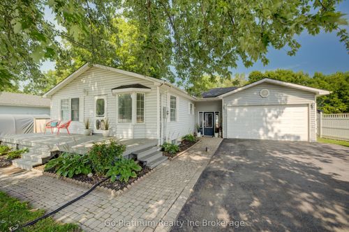 {{alt}} | Card Image