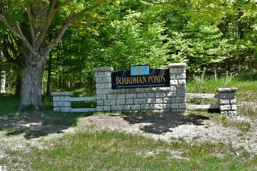 570 Michael Ave, Traverse City, MI, 49685-7094 | Card Image