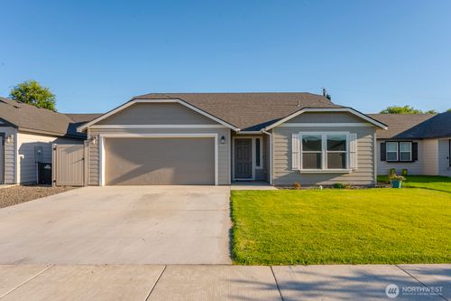 1025 W Sequoia Rd, Moses Lake, WA, 98837-8016 | Card Image