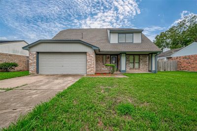 3022 Sam Houston Drive, House other with 5 bedrooms, 2 bathrooms and null parking in Sugar Land TX | Image 1