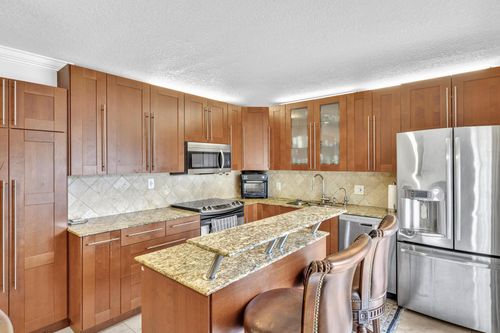 211 2nd Ct, Palm Beach Gardens, FL, 33410-5102 | Card Image
