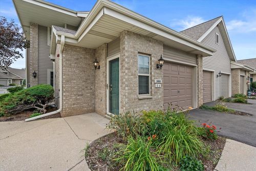 e-18650 Emerald Circle, Brookfield, WI, 53045 | Card Image