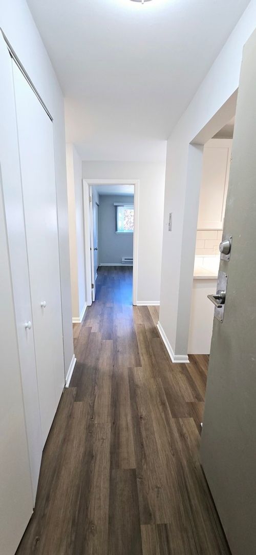 apt-210-10 Oak Ave, Westmont, IL, 60559-1857 | Card Image