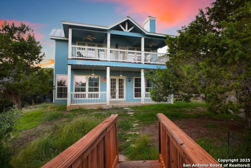 282 Hill Top Ln, Lakehills, TX, 78063 | Card Image