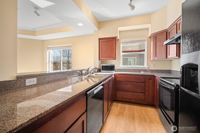 APT-306 - 251 W Bakerview Rd, Condo with 2 bedrooms, 2 bathrooms and 1 parking in Bellingham WA | Image 4
