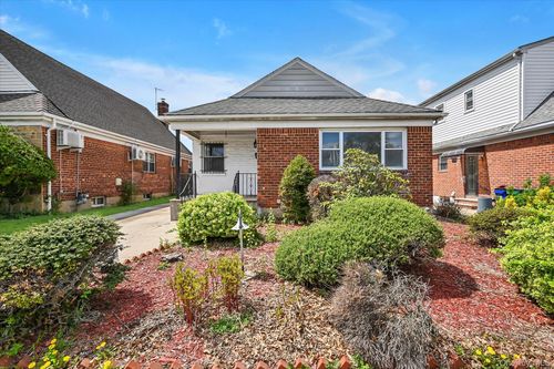 5838 Oceania St, Oakland Gardens, NY, 11364-1739 | Card Image