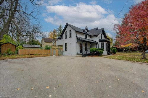 22 Cathay St, Cambridge, ON, N1R4V2 | Card Image