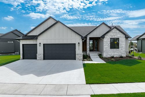 8499 Pebble St, Maize, KS, 67101-8719 | Card Image