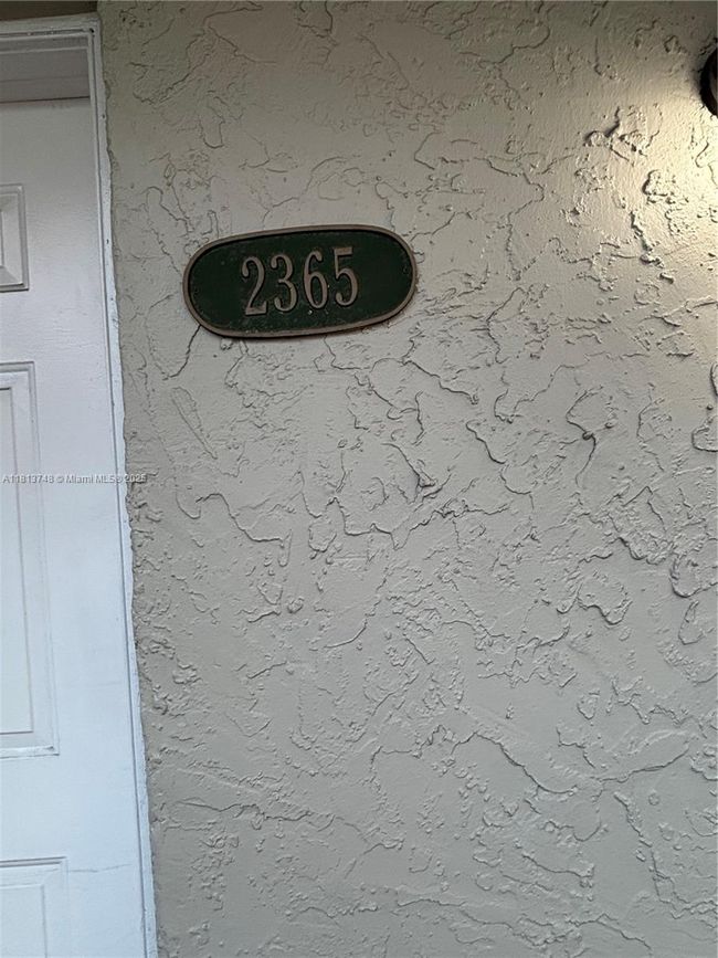 APT-2365 - 10000 Nw 80 Th Ct, Condo with 2 bedrooms, 2 bathrooms and null parking in Hialeah Gardens FL | Image 6