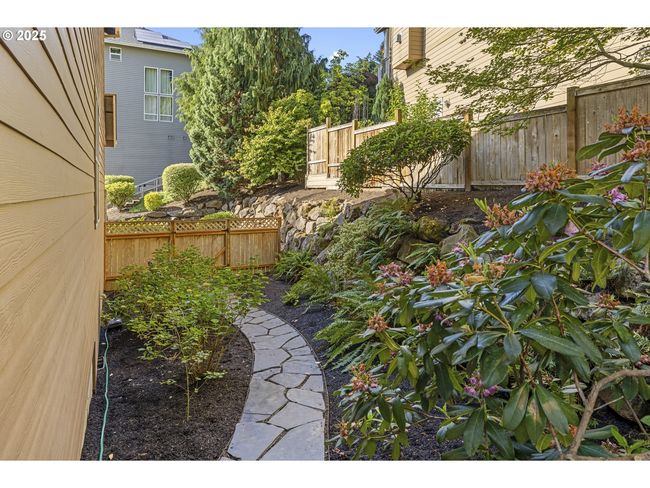 23073 Bland Cir, House other with 5 bedrooms, 3 bathrooms and 3 parking in West Linn OR | Image 40