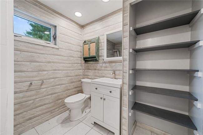 2nd Floor Bathroom | Image 33