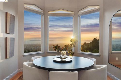 1426 Grand View Dr, Berkeley, CA, 94705-1634 | Card Image