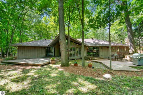 6575 Franklin Woods Dr, Traverse City, MI, 49686-1908 | Card Image
