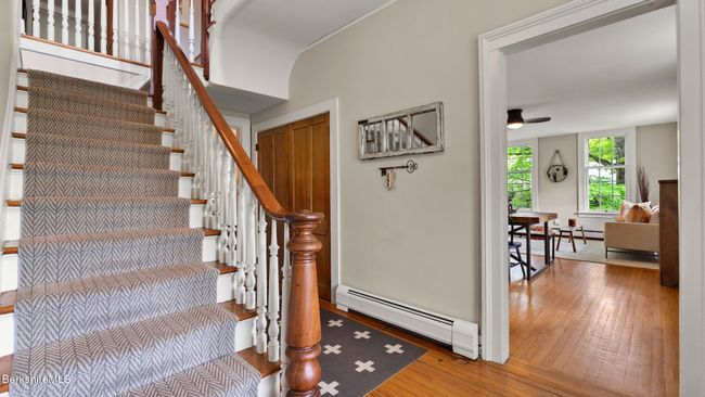 Front Foyer | Image 19