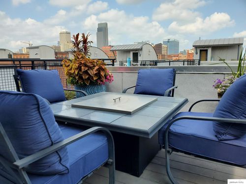 1105 Mayberry Plaza, Omaha, NE, 68108 | Card Image