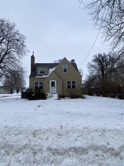101 4th St Se, West Bend, IA, 50597-5107 | Card Image