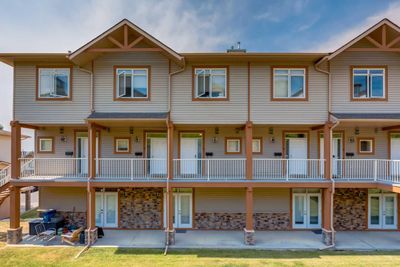 9 - 148 Rockyledge View Nw, Home with 2 bedrooms, 2 bathrooms and 2 parking in Calgary AB | Image 2