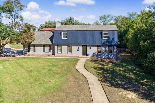 2111 Melrose Ln, Salina, KS, 67401-3542 | Card Image